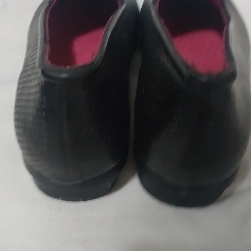 Cougar, Size 10, Black Textured Women's Flats - Picture 8 of 11